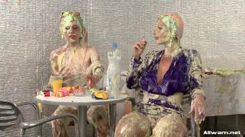 The Messiest Dessert Ever Screencap 105 on www.sinx.com