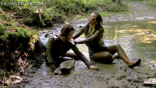 Top scene - Back To Nature Fashionable Mess Freaks