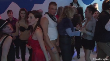 Winter WonderBang Part 3 - Cam 3 Screencap 86 on www.sinx.com