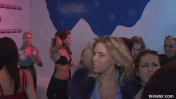 Winter WonderBang Part 3 - Cam 3 Screencap 88 on www.sinx.com