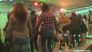 Party Hardcore Gone Crazy Vol. 31 Part 7 - Cam 3 Screencap 75 on www.sinx.com