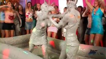 Eurobabes Love To Slam Their Faces Into The Mud Screencap 61 on www.sinx.com