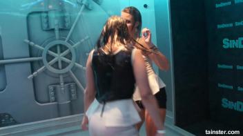 Dirty Wet Dancing Screencap 67 on www.sinx.com