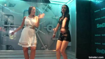 Dirty Wet Dancing Screencap 8 on www.sinx.com