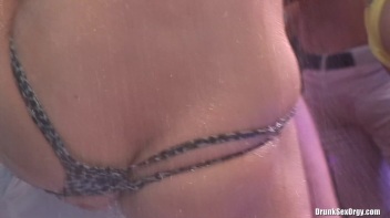 Bikini Beach Balls Part 4 - Cam 4 Screencap 25 on www.sinx.com