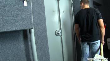 Piss Busted In The Elevator Screencap 7 on www.sinx.com