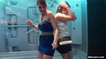 Showing Off In The Showers Screencap 18 on www.sinx.com