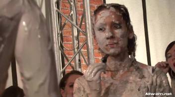 How Real Women Battle In The Mud Screencap 97 on www.sinx.com