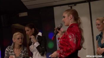 How Real Women Battle In The Mud Screencap 1 on www.sinx.com