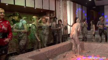 How Real Women Battle In The Mud Screencap 111 on www.sinx.com