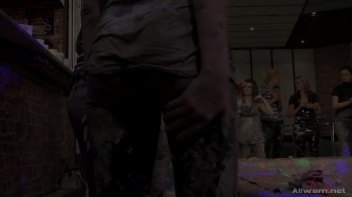 How Real Women Battle In The Mud Screencap 113 on www.sinx.com