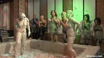 How Real Women Battle In The Mud Screencap 27 on www.sinx.com