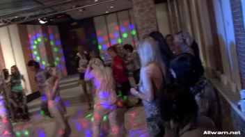 How Real Women Battle In The Mud Screencap 30 on www.sinx.com