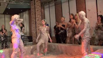 How Real Women Battle In The Mud Screencap 37 on www.sinx.com