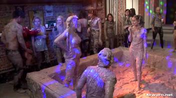 How Real Women Battle In The Mud Screencap 53 on www.sinx.com