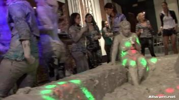 How Real Women Battle In The Mud Screencap 61 on www.sinx.com