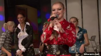 How Real Women Battle In The Mud Screencap 70 on www.sinx.com