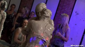 How Real Women Battle In The Mud Screencap 78 on www.sinx.com