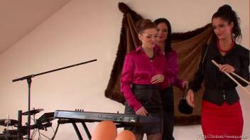 Nessa And The Pissettes Screencap 9 on www.sinx.com