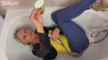 Seductive Blonde Lathers Up In The Bath Screencap 42 on www.sinx.com