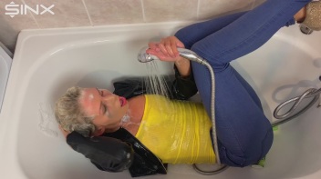 Seductive Blonde Lathers Up In The Bath Screencap 46 on www.sinx.com