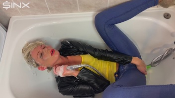 Seductive Blonde Lathers Up In The Bath Screencap 55 on www.sinx.com