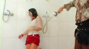 Chick Needs a Cold Shower! Screencap 10 on www.sinx.com