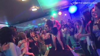 Party Hardcore Gone Crazy Vol. 27 Part 2 - Cam 2 Screencap 116 on www.sinx.com