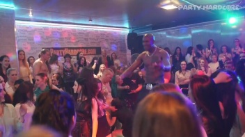 Party Hardcore Gone Crazy Vol. 27 Part 2 - Cam 2 Screencap 65 on www.sinx.com