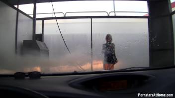 DickSuck Car Wash Screencap 76 on www.sinx.com