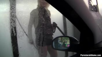 DickSuck Car Wash Screencap 9 on www.sinx.com