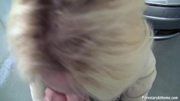 DickSuck Car Wash Screencap 26 on www.sinx.com