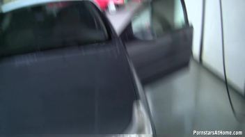 DickSuck Car Wash Screencap 40 on www.sinx.com