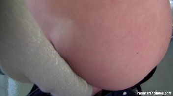 DickSuck Car Wash Screencap 45 on www.sinx.com