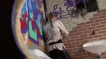 Spray Painter Gets Sprayed Screencap 1 on www.sinx.com