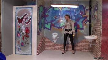 Spray Painter Gets Sprayed Screencap 2 on www.sinx.com