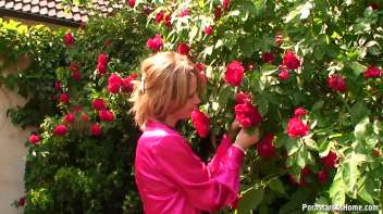 Pinky Babe Blasted In Yellow Screencap 2 on www.sinx.com