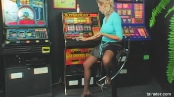Pralinka's Bet Screencap 1 on www.sinx.com