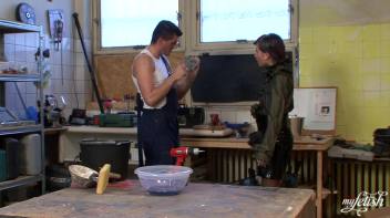 A Surefire Way To Take His Mind off Work Screencap 2 on www.sinx.com