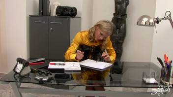 High Fashion High Fetish Execubabes Screencap 1 on www.sinx.com