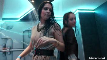 Babes On Wetlook Display Screencap 36 on www.sinx.com