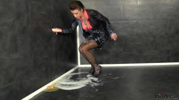 The Spunk Punk And Her Sexy Tattoo Canvas Screencap 60 on www.sinx.com