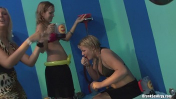 Bikini Beach Balls Part 3 - Cam 2 Screencap 69 on www.sinx.com