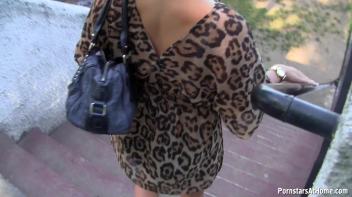 Rihanna Gives Her Man A Hand Screencap 42 on www.sinx.com