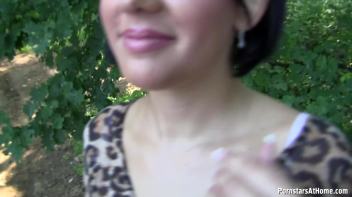 Rihanna Gives Her Man A Hand Screencap 64 on www.sinx.com