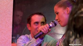 Rihanna and Vanessa Dish Out The Mud Screencap 43 on www.sinx.com