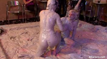 Rihanna and Vanessa Dish Out The Mud Screencap 75 on www.sinx.com