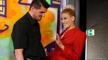 Pay Up With A Face Full Of Piss Screencap 9 on www.sinx.com