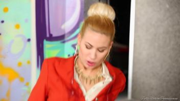 Pay Up With A Face Full Of Piss Screencap 62 on www.sinx.com