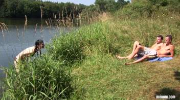 MMF Picnic Screencap 2 on www.sinx.com